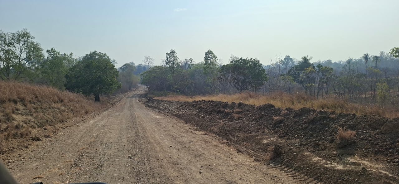 Waima village patrol grading — Shoulder cutting & spoil windrow